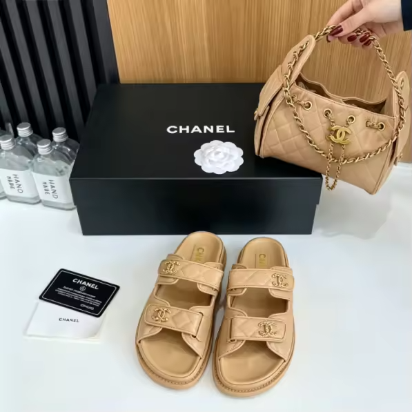 gucci-pockets-beige